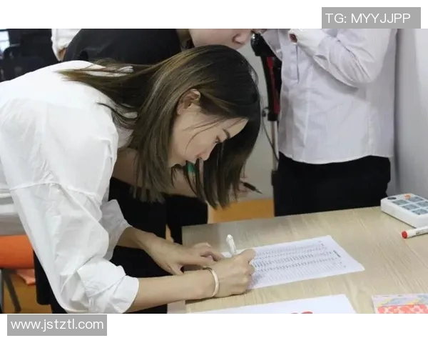 系统化游泳训练计划：从初学者到高手的全面进阶策略与技巧分析